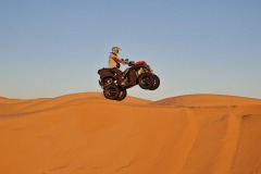 Quad dans le désert